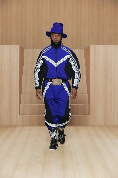 Look 17